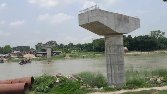 নয় বছর পর আবারও শুরু হয়েছে কীর্তিনাশা নদীর ওপর অসমাপ্ত গোলাম মাওলা সেতুর কাজ