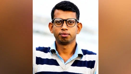ব্রাহ্মণবাড়িয়ায় ট্রেনে পাথর নিক্ষেপে দৃষ্টিশক্তি হারিয়েছেন আইনজীবী