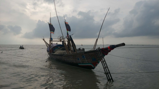 রেডিও স্টেশন আছে কিন্তু অকার্যকর: গভীর সমুদ্রের জেলেরা দুর্ঘটনার শিকার হয়